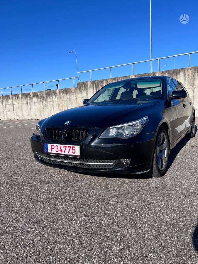 BMW 520 2008 — вигляд ззаду