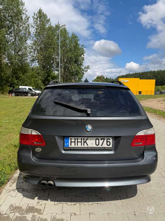 BMW 530 2008 — interior
