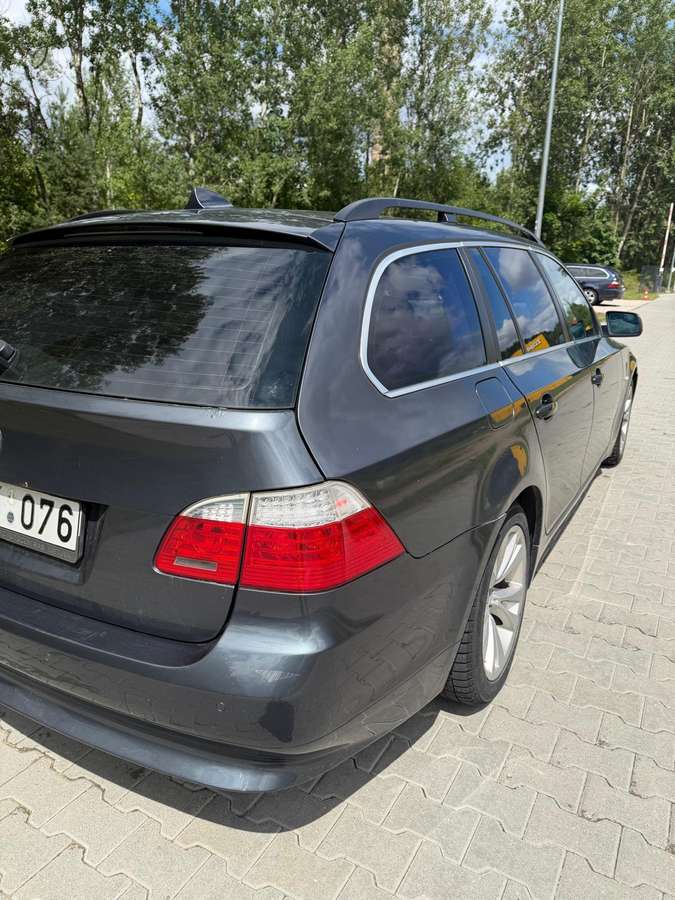 BMW 530 2008 — engine 2993 cm³, 197 HP (145kW)