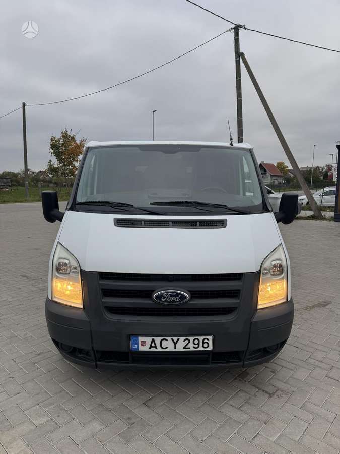 Ford Transit 2011 — rear view