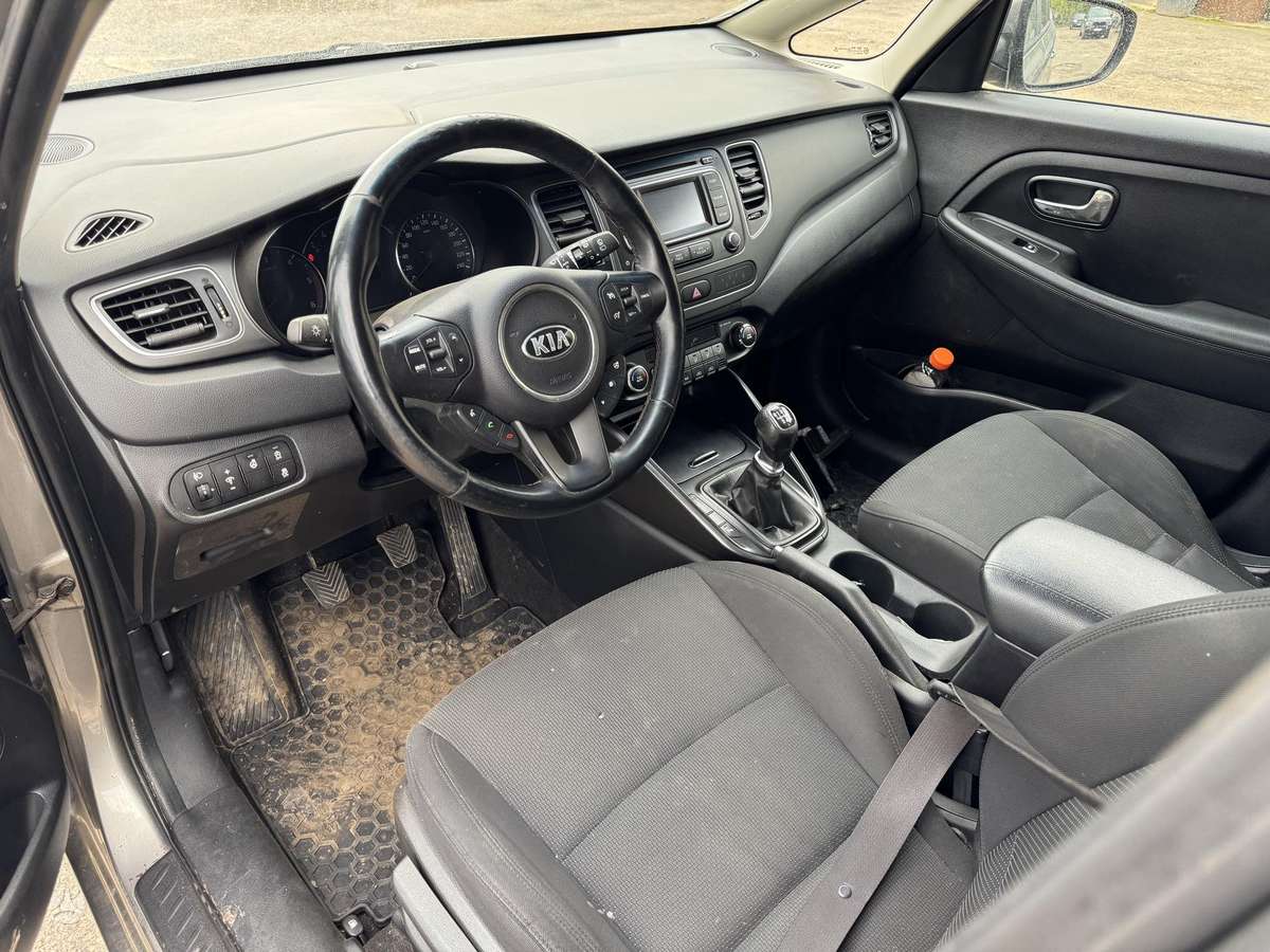 Kia Carens 2013 — photo 11