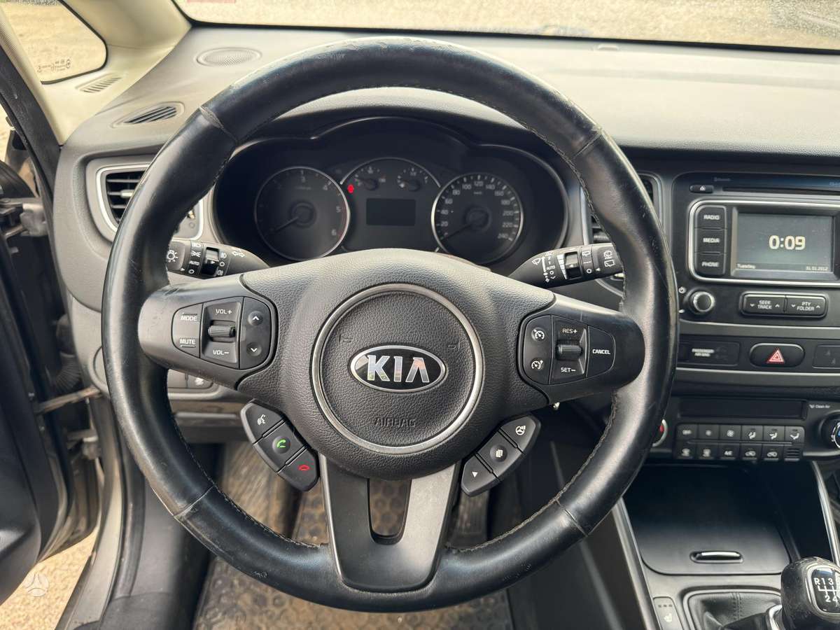 Kia Carens 2013 — photo 12