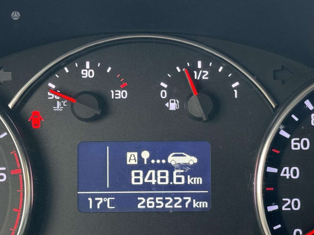 Kia Carens 2013 — photo 14