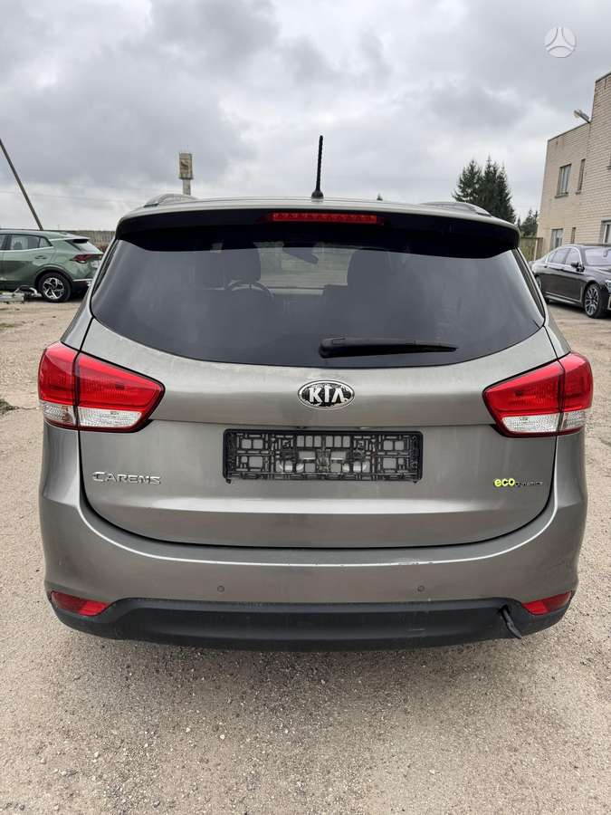Kia Carens 2013 — engine 1685 cm³, 136 HP (100kW)