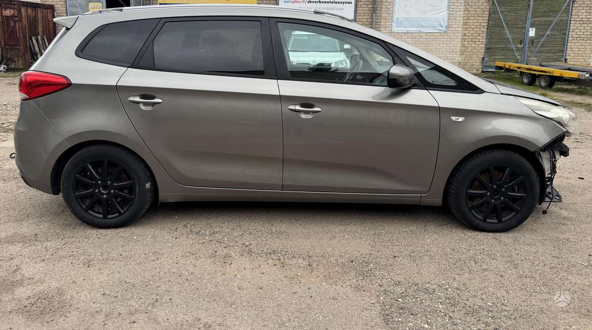 Kia Carens 2013 — photo 6