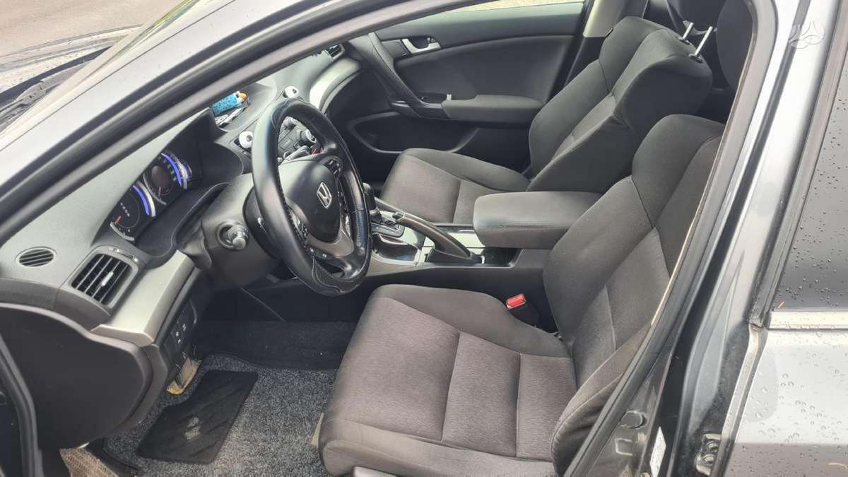 Honda Accord 2010 — photo 10