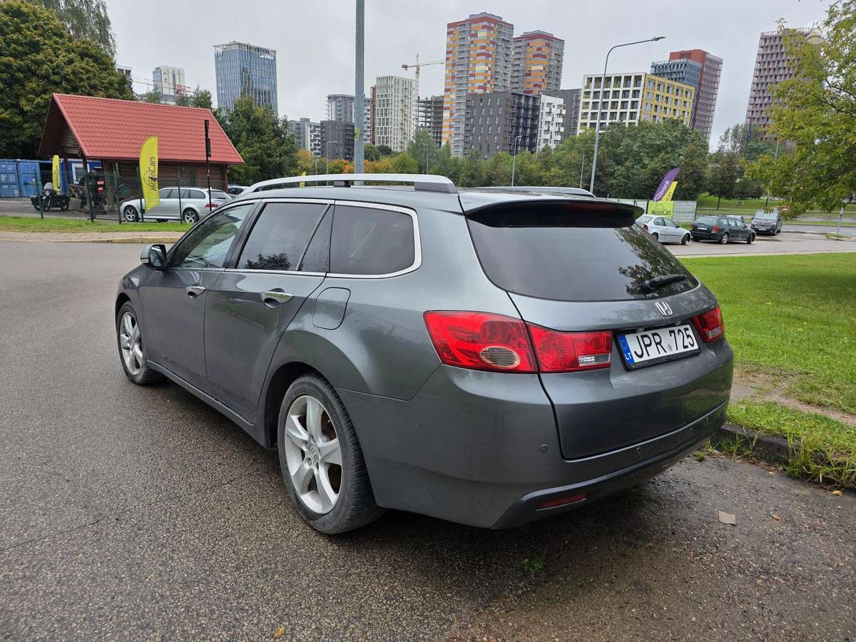 Honda Accord 2010 — photo 6