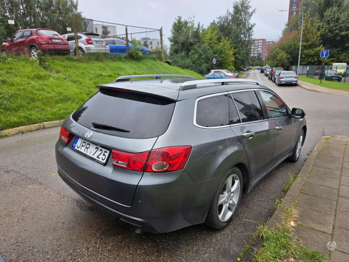 Honda Accord 2010 — photo 8