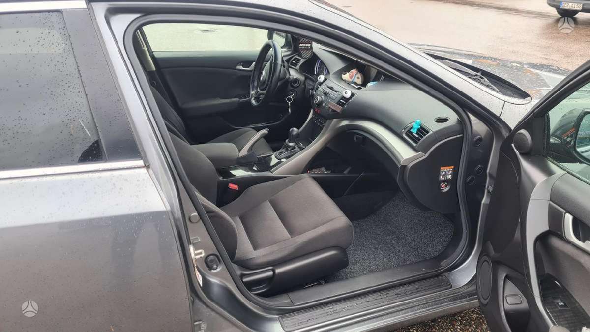 Honda Accord 2010 — photo 9