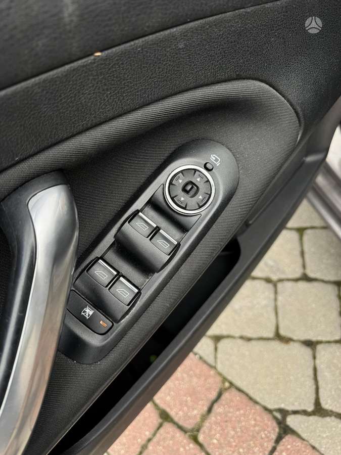 Ford Mondeo 2012 — фото 19