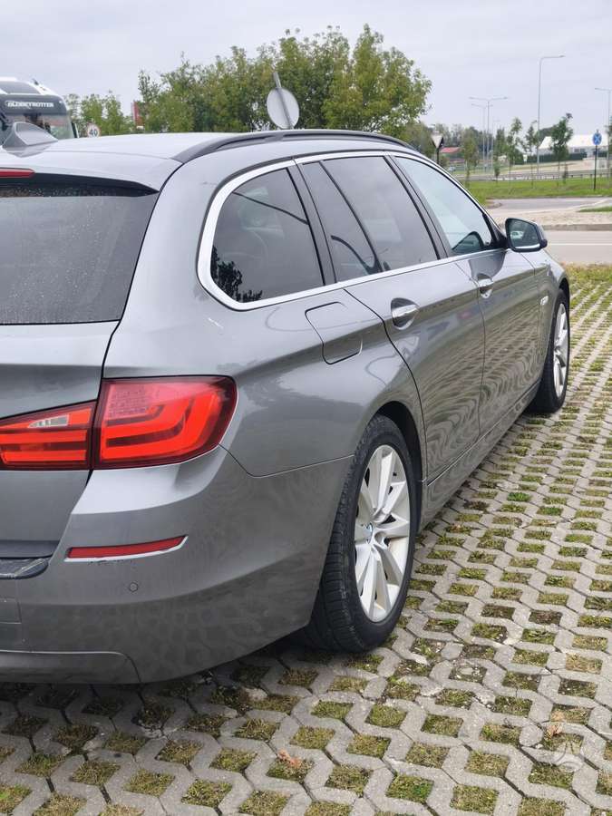 BMW 520 2010 — photo 11