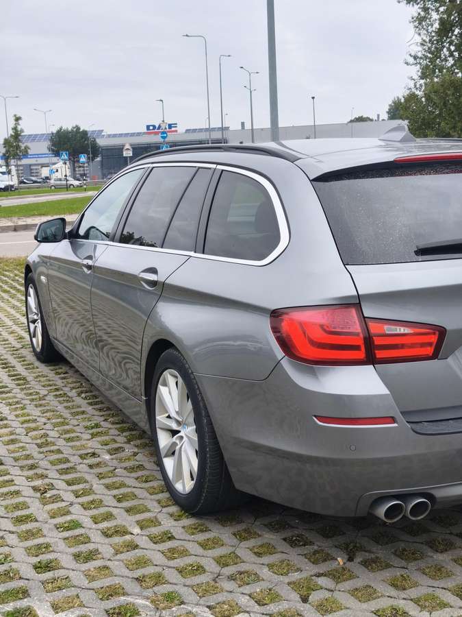 BMW 520 2010 — photo 12