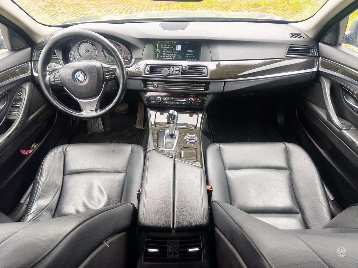 BMW 520 2010 — photo 14