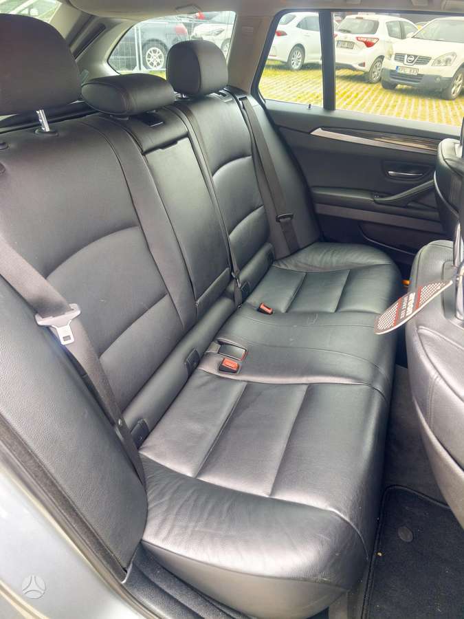 BMW 520 2010 — photo 18