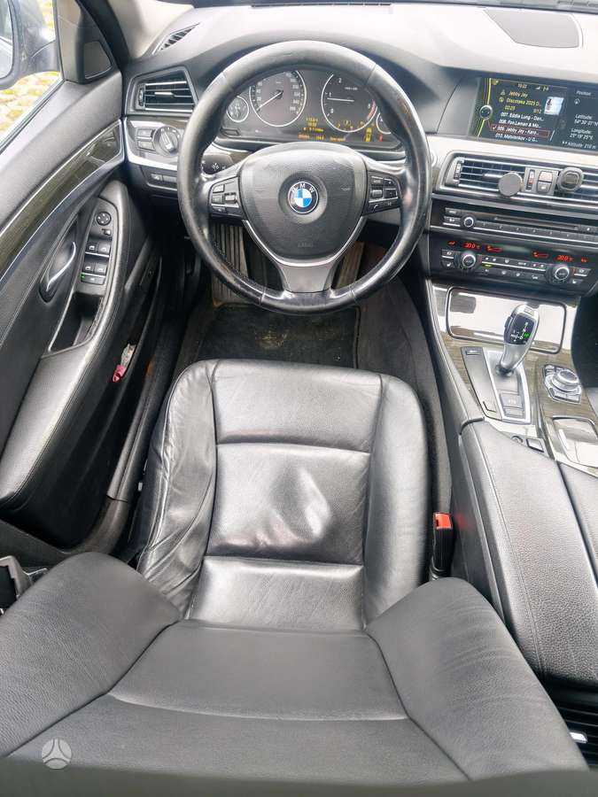 BMW 520 2010 — photo 21
