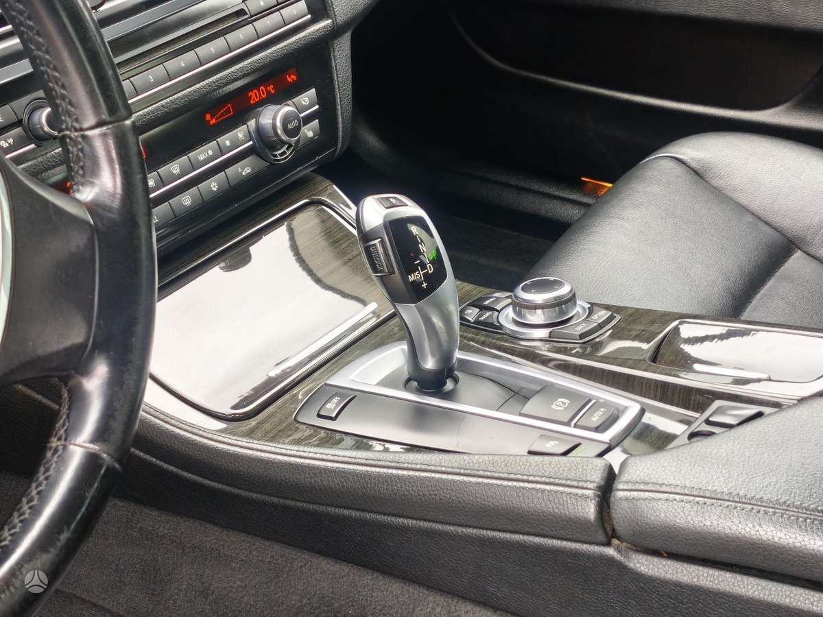 BMW 520 2010 — photo 25