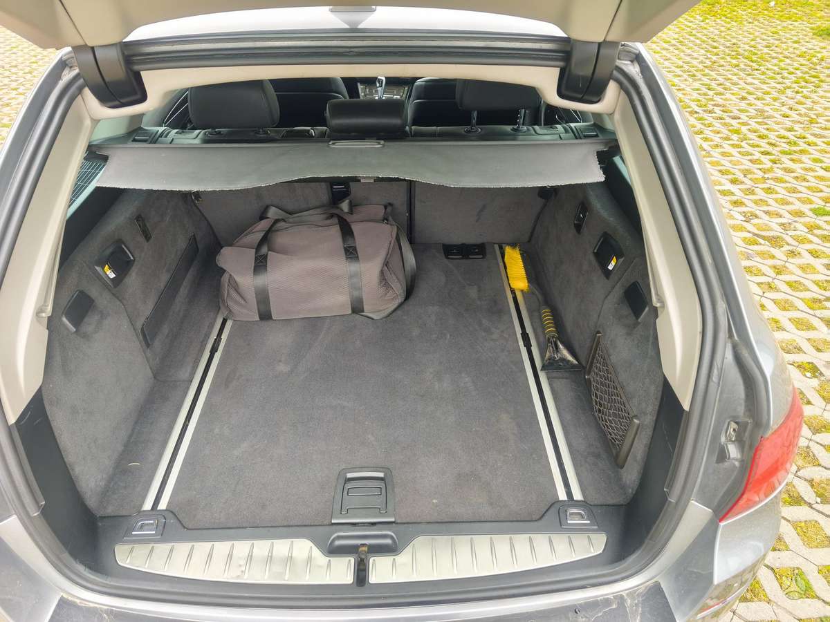 BMW 520 2010 — photo 28