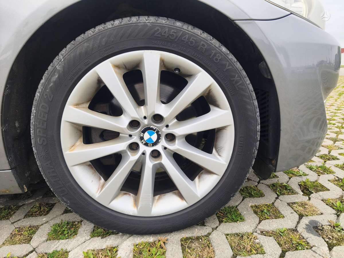 BMW 520 2010 — photo 30