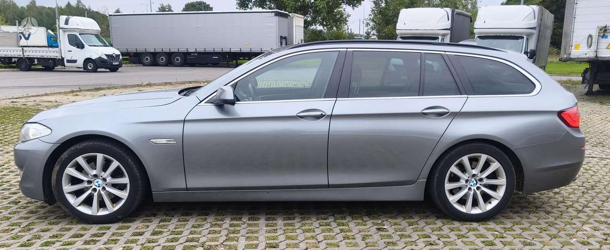 BMW 520 2010 — photo 8