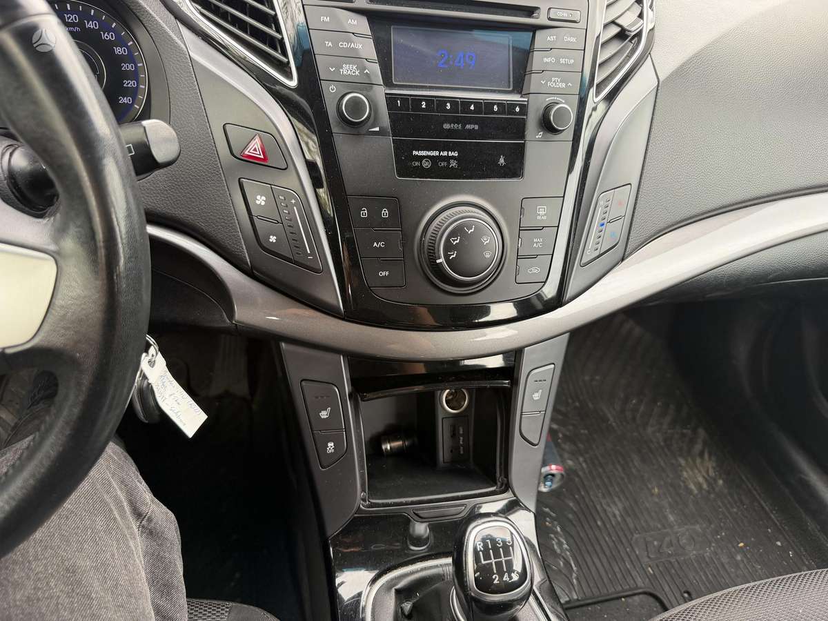 Hyundai i40 2012 — photo 11