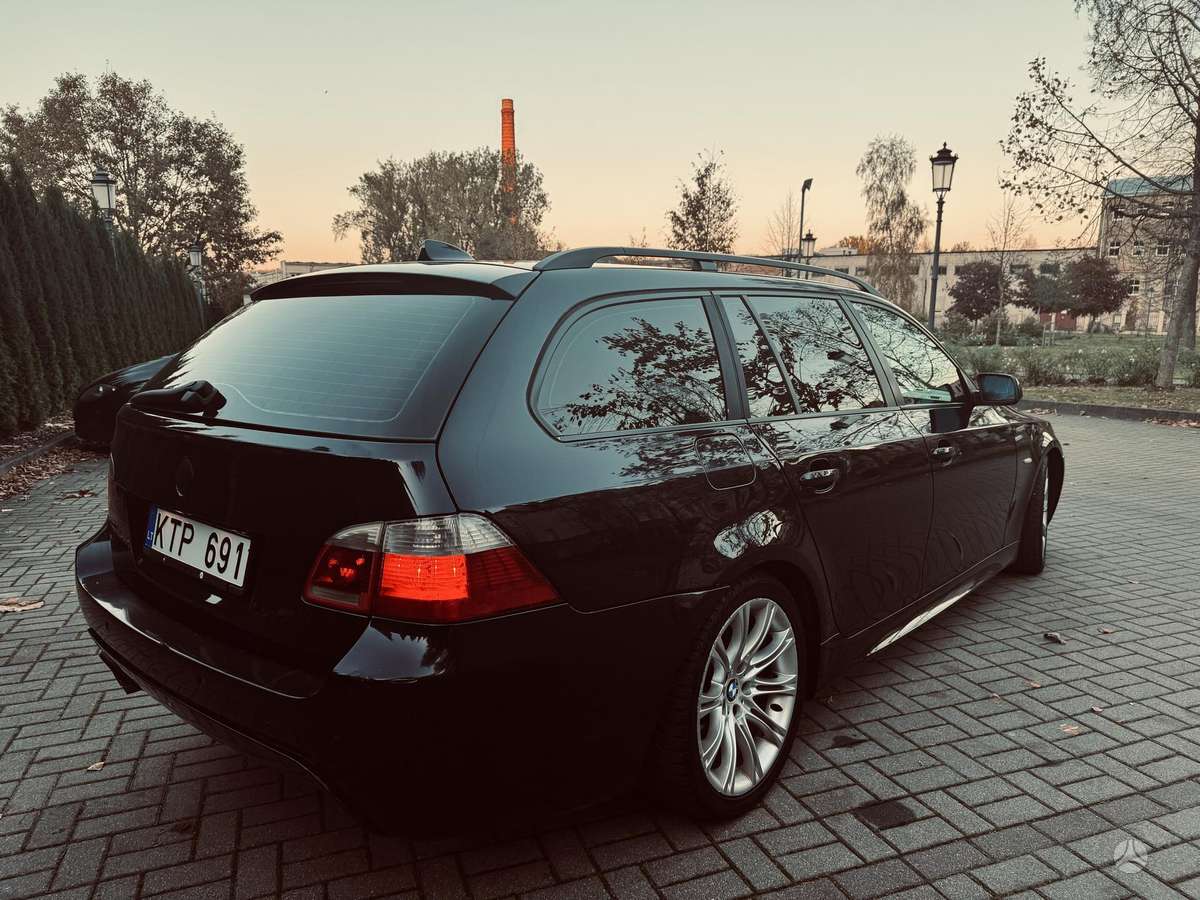 BMW 530 2006 — interior