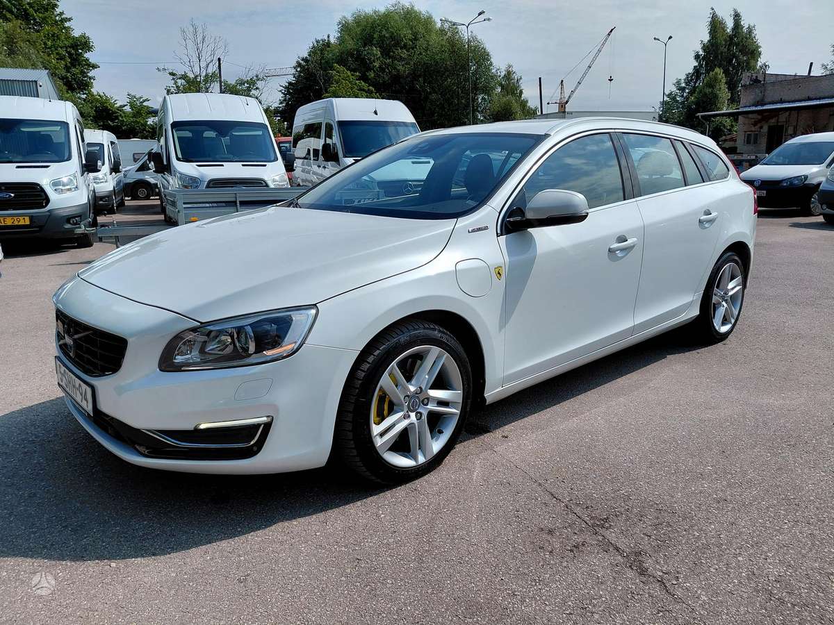 Volvo V60 2013 — вигляд ззаду