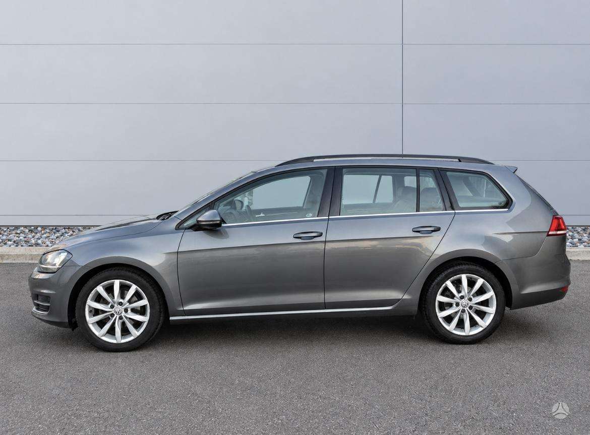 Volkswagen Golf 2014 — rear view
