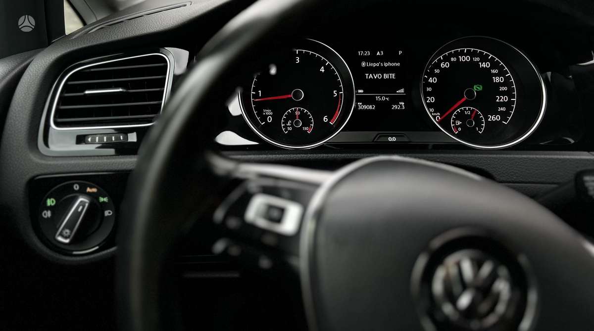 Volkswagen Golf 2014 — engine 1598 cm³, 105 HP (77kW)