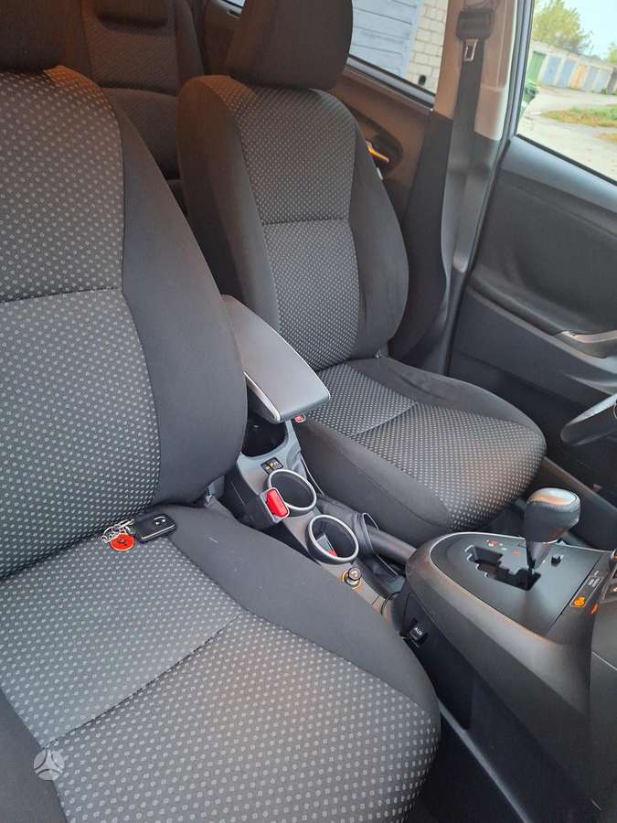 Toyota Verso 2010 — photo 5