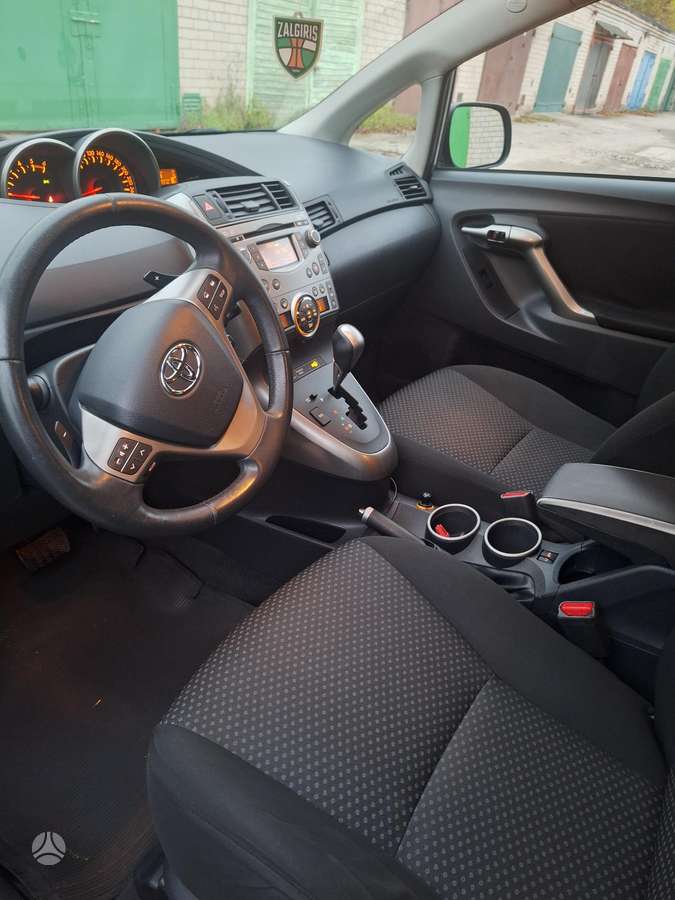 Toyota Verso 2010 — photo 6