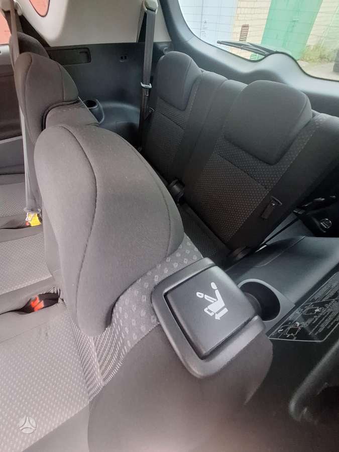 Toyota Verso 2010 — photo 7