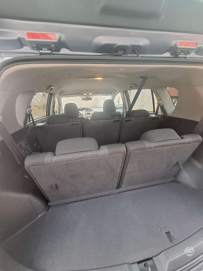 Toyota Verso 2010 — photo 8