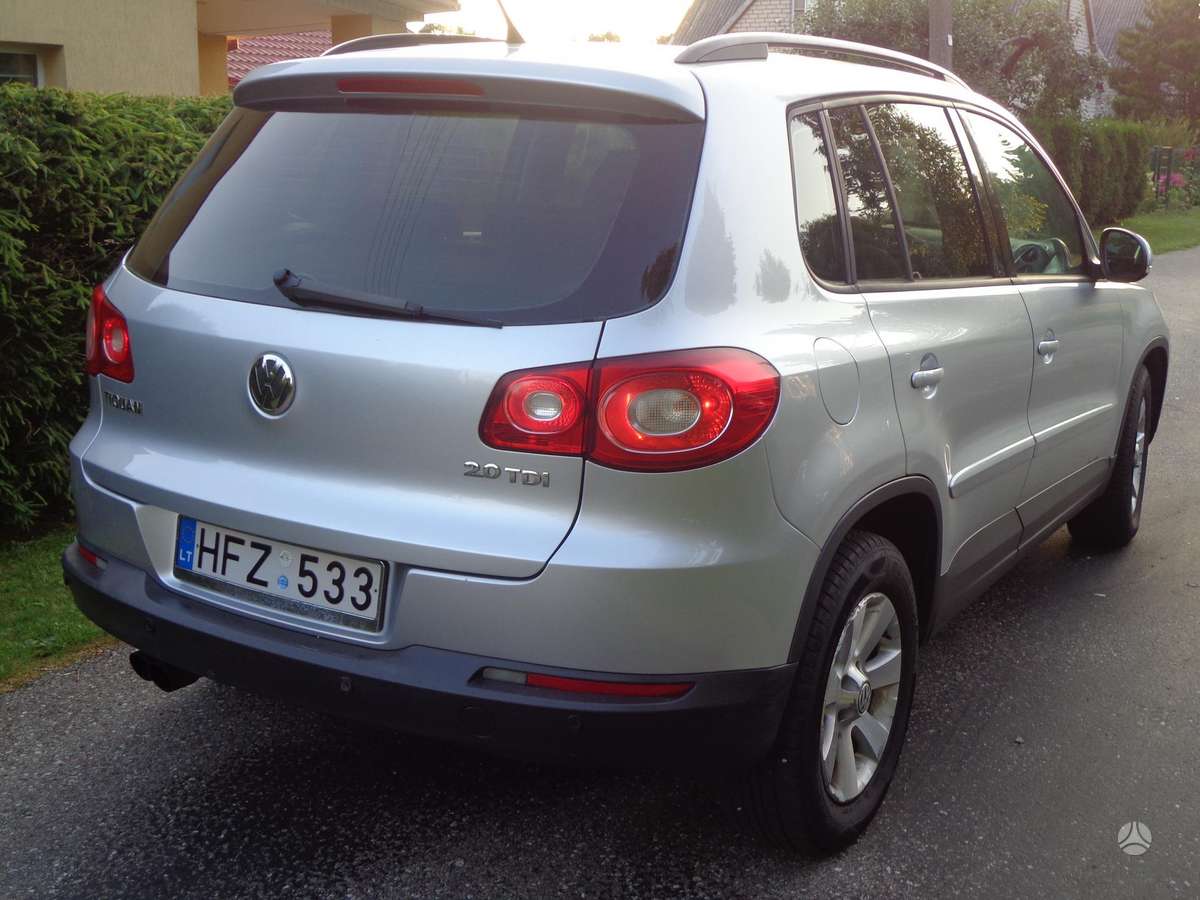 Volkswagen Tiguan 2010 — вигляд ззаду