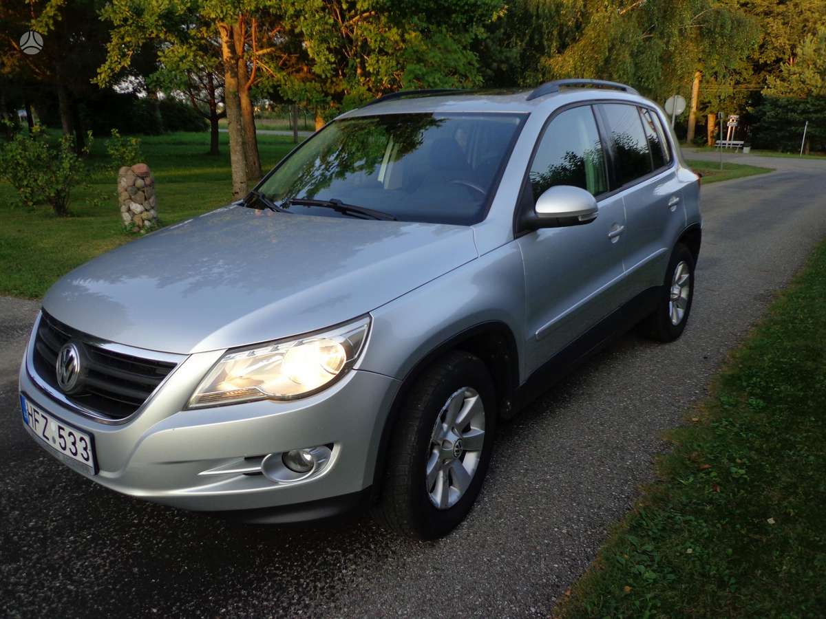 Volkswagen Tiguan 2010 — салон