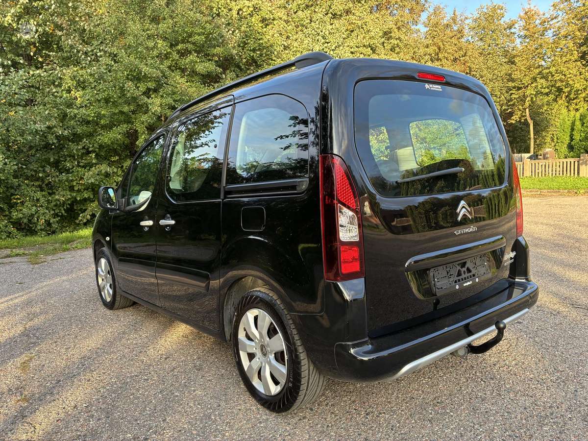 Citroen Berlingo 2015 — салон