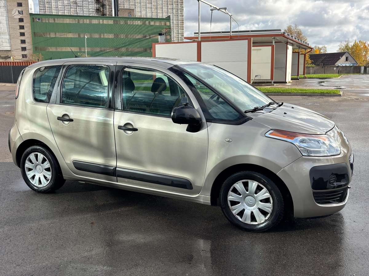 Citroen C3 2012 — вигляд ззаду