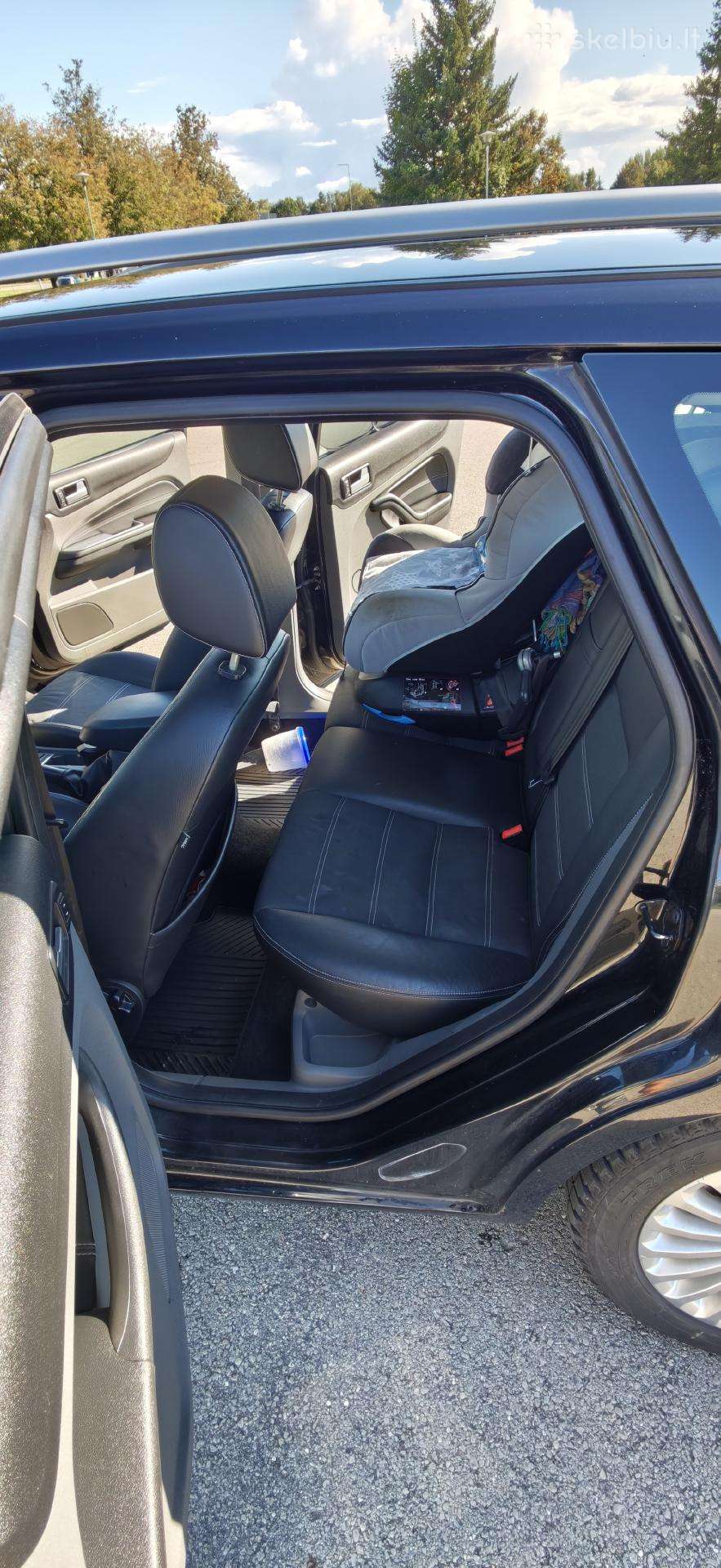 Ford Focus 2009 — photo 18