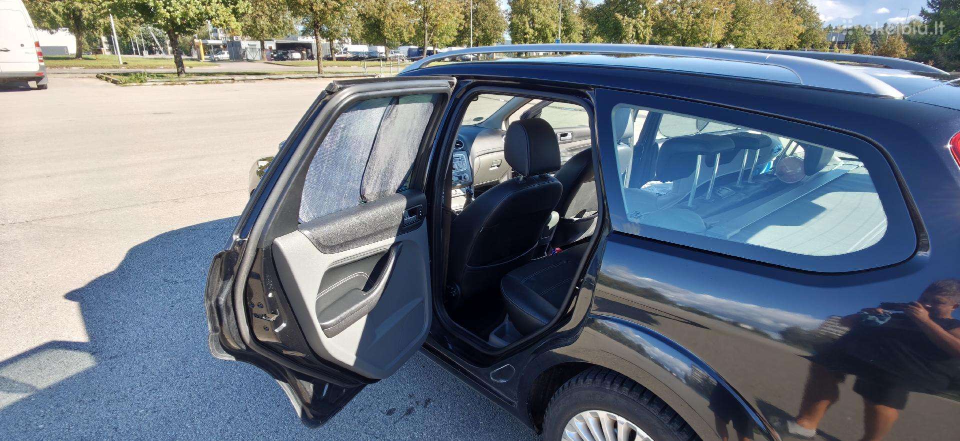 Ford Focus 2009 — photo 19