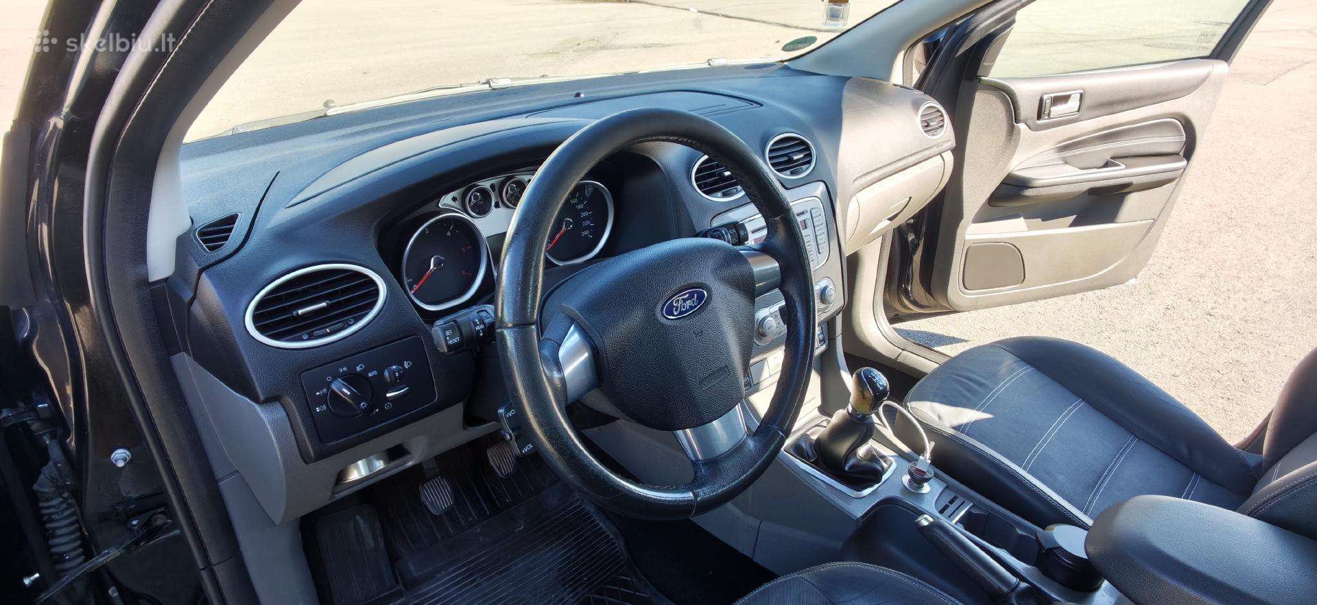 Ford Focus 2009 — photo 21
