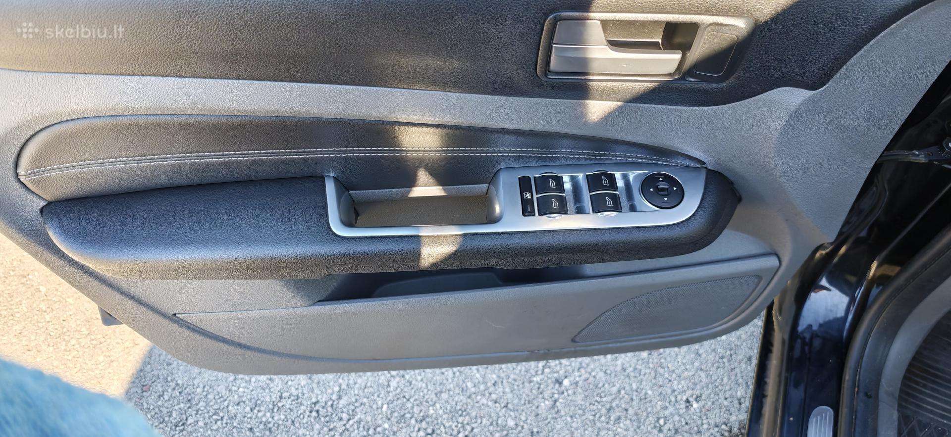 Ford Focus 2009 — photo 22