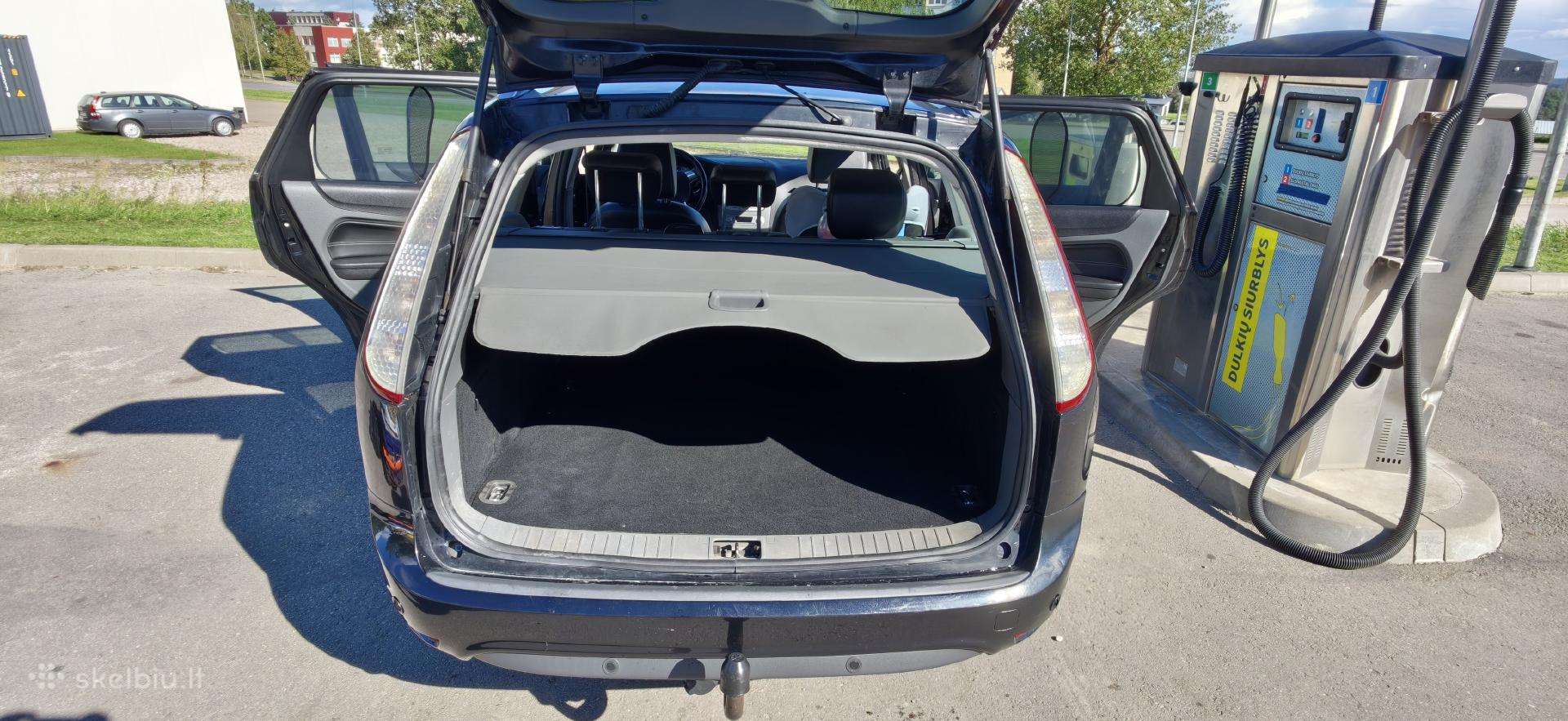Ford Focus 2009 — photo 24