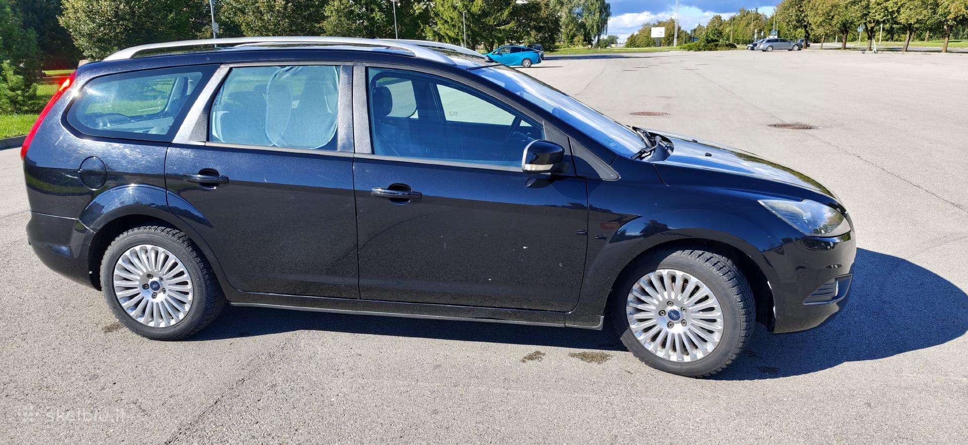 Ford Focus 2009 — photo 36