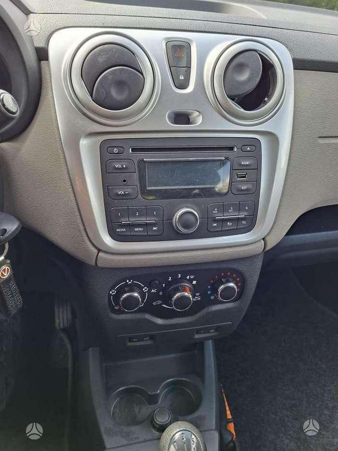 Dacia Logan 2014 — photo 8