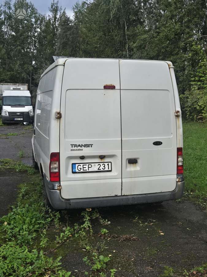 Ford Transit 2012 — вигляд ззаду