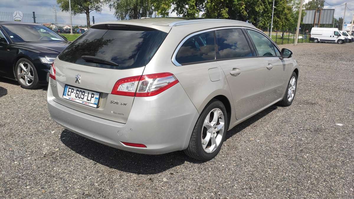Peugeot 508 2012 — вигляд ззаду