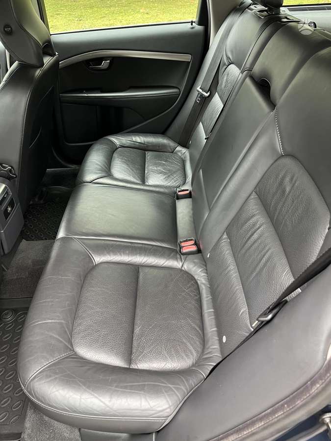 Volvo V70 2012 — photo 15