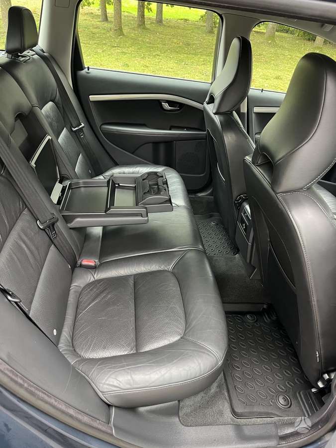 Volvo V70 2012 — photo 19