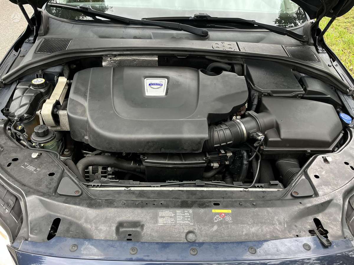 Volvo V70 2012 — photo 20