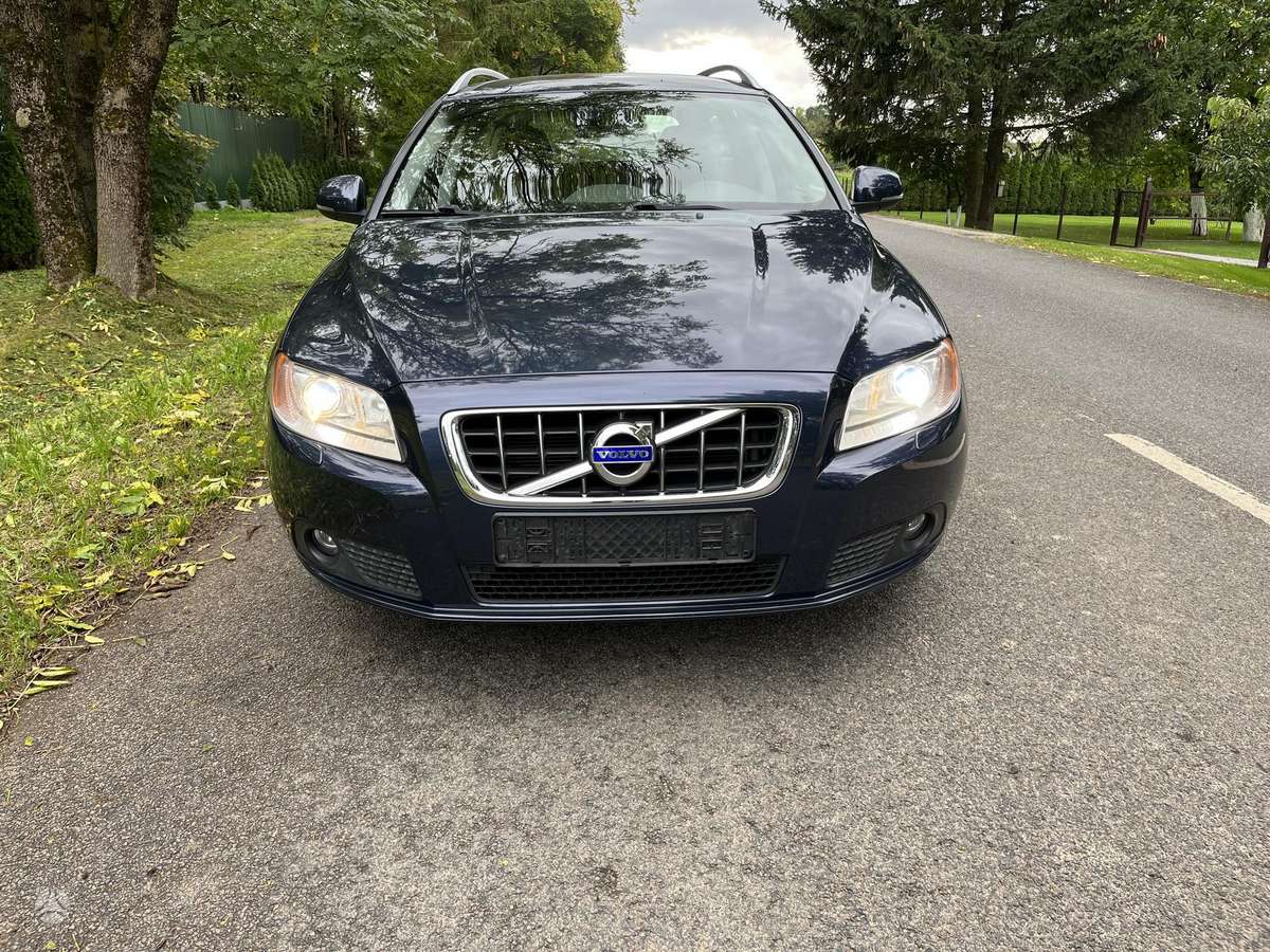 Volvo V70 2012 — photo 6