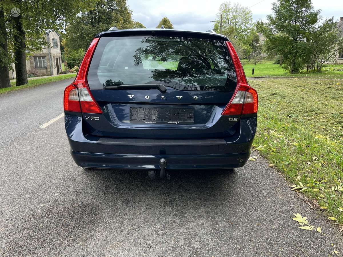 Volvo V70 2012 — photo 7
